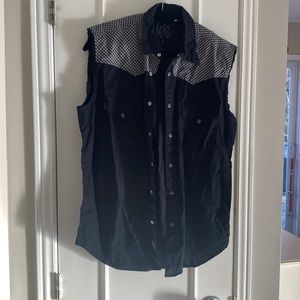 Guess sleeveless button up shirt